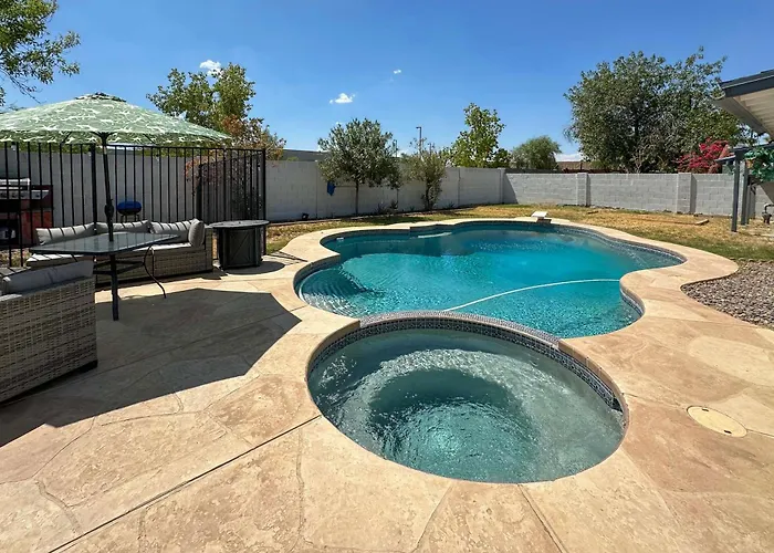 Holiday home Oasis W/ Diving Pool By Spring Training, Dtwn
