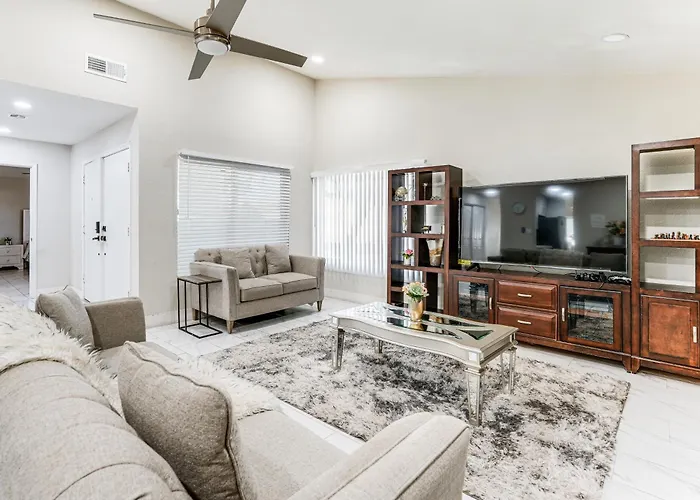 Oasis W/ Diving Pool By Spring Training, Dtwn Holiday home Mesa